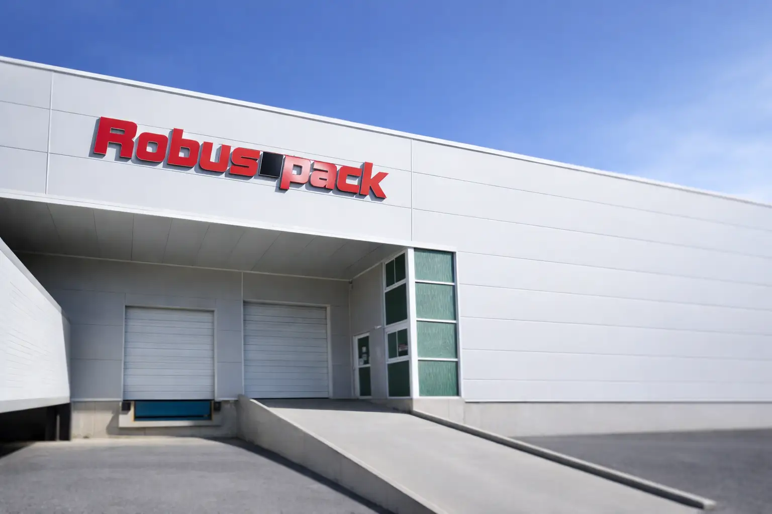 Maquinaria Robuspack en planta de Querétaro, México